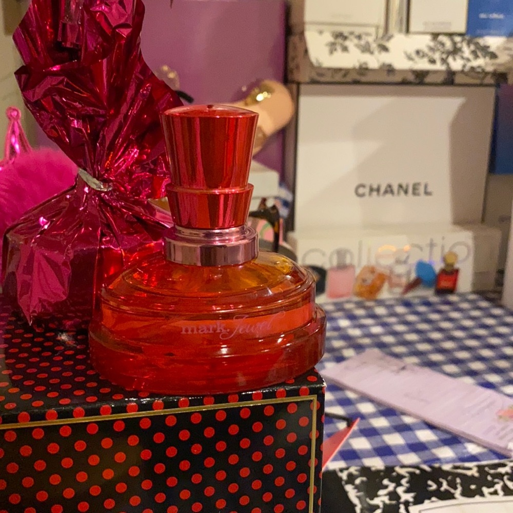 Mark jewel perfume Avon